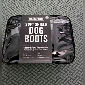 Canada Pooch dog winter boots paw protector sz 4 black - 1 set of 4 NWT
